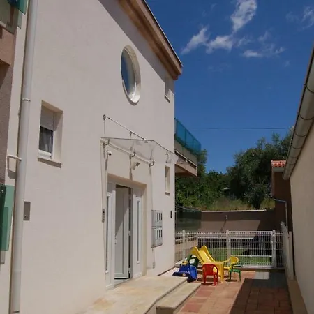 Family Guest house *