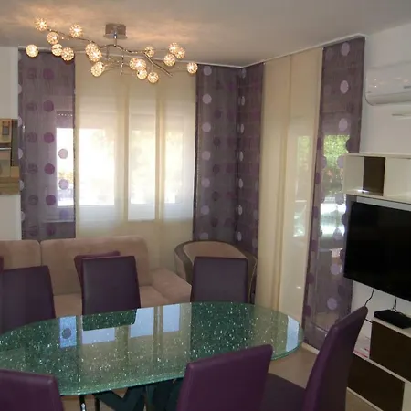 Guest house Family *