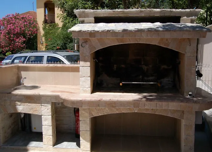 Family * Sveti Filip i Jakov